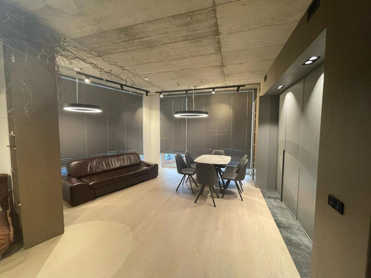 Happy Vip Lounge, Self Check-in, Parking Butas Vilnius