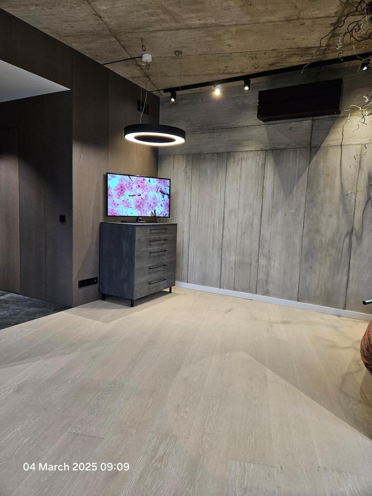 Happy Vip Lounge, Self Check-in, Parking * Vilnius